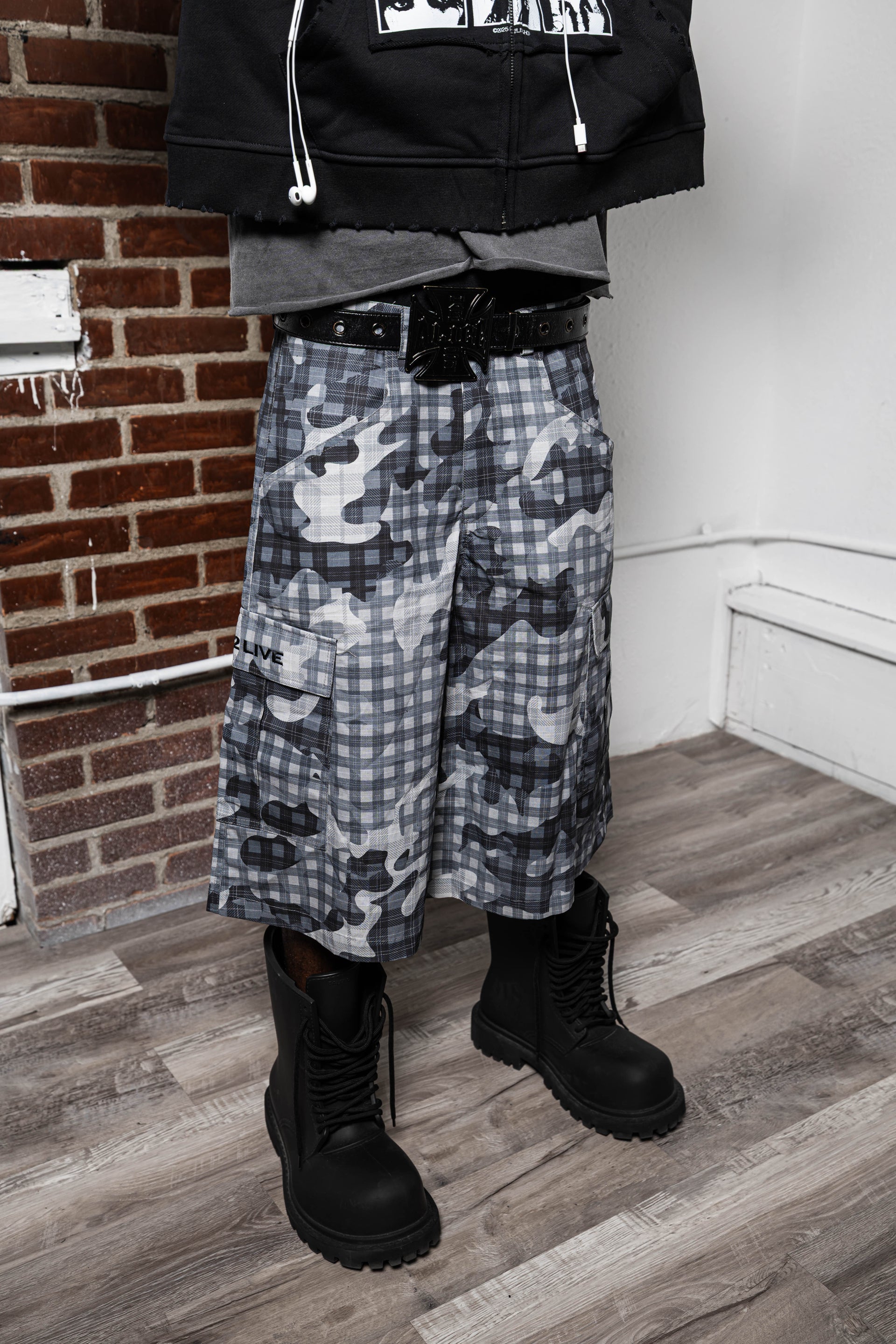 Plaid Camo Shorts (Gray)