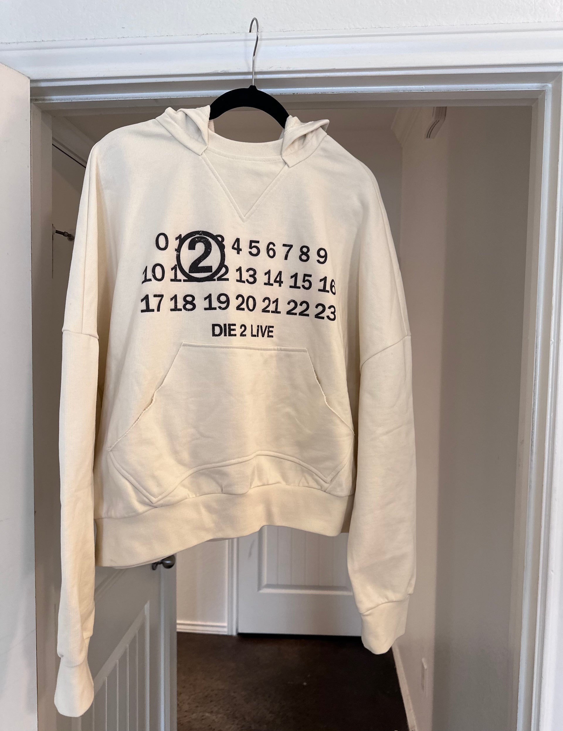 D2L "NUMBERS" HOODIE